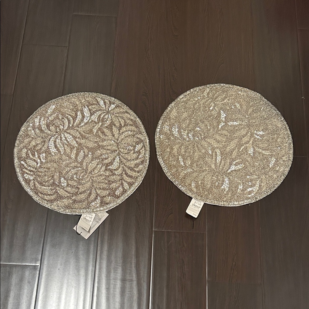 Kim Seybert Set of Two Round Textured Placemats NWT